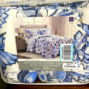 Flowered 3 piece king bed set